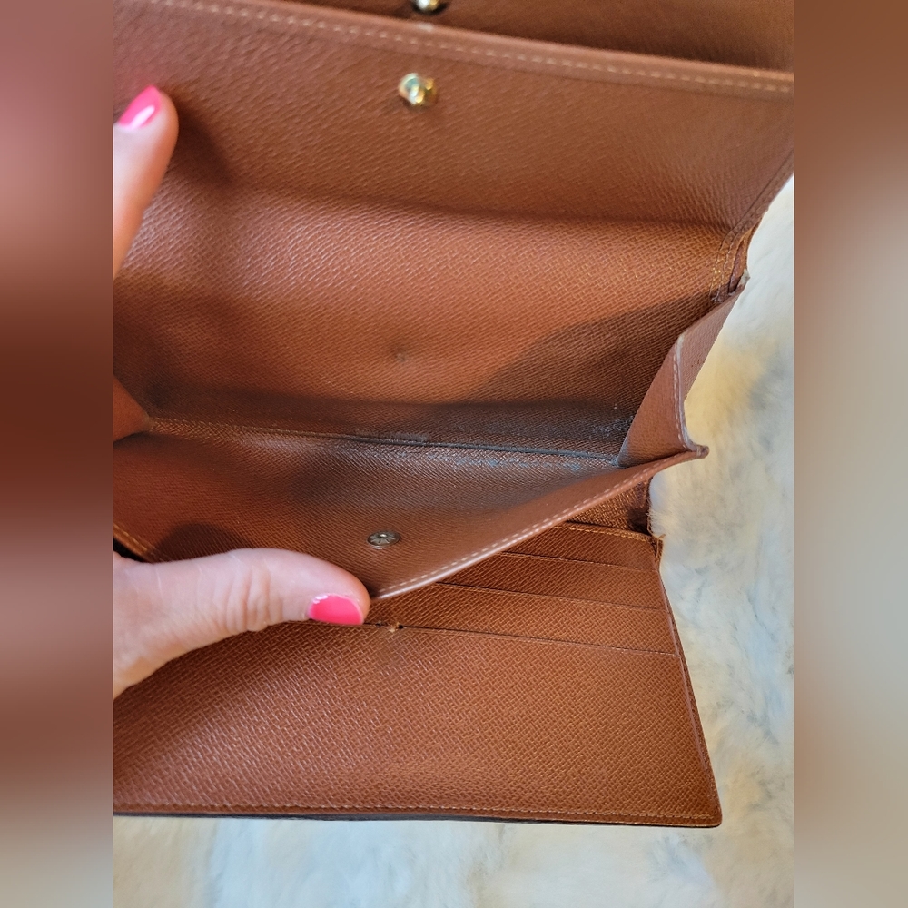 Louis Vuitton Wallet Clutch - Picture 5 of 11